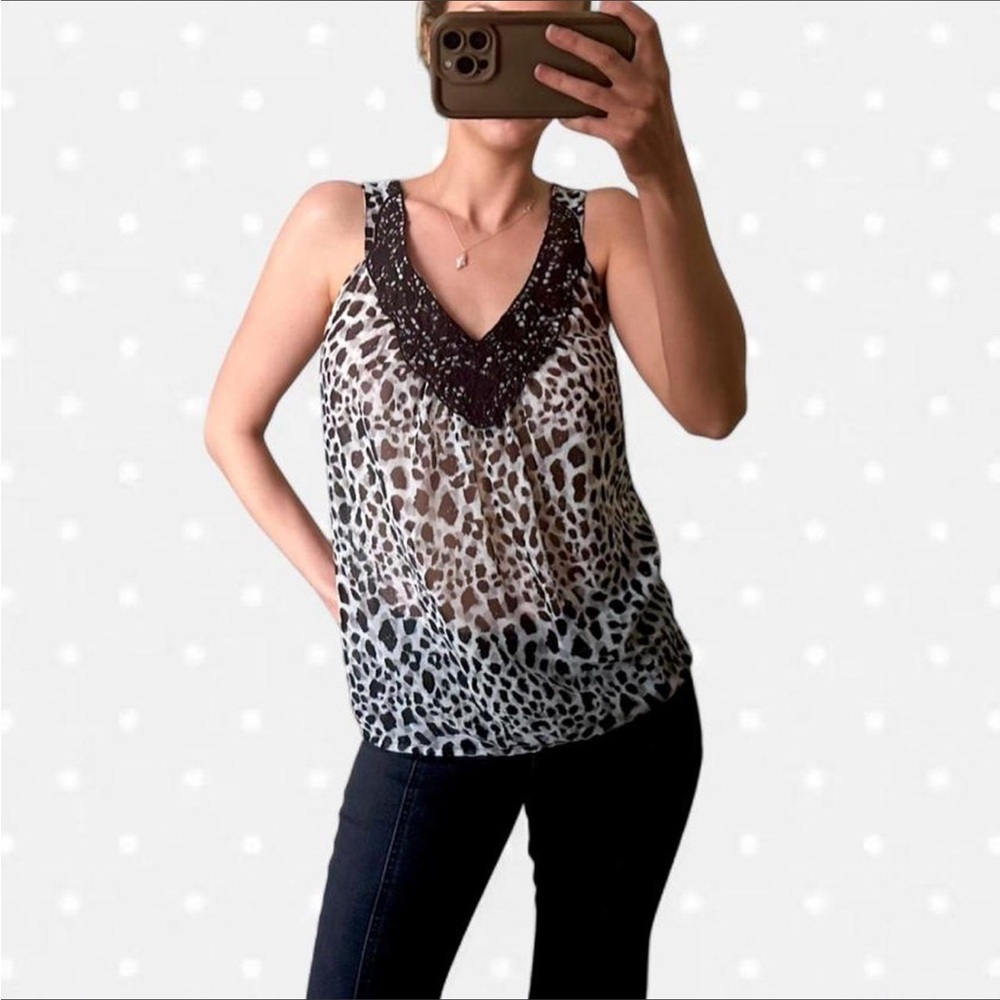 Wrapper Black and White Leopard Print V-Neck Blouse